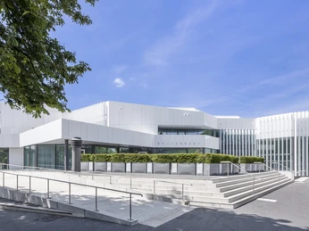 Außenaufnahme der Stadthalle