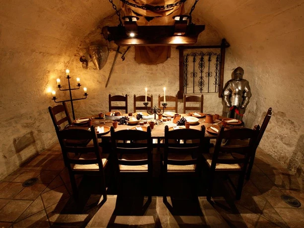 Hotel & Spa Wasserschloss Westerburg - Ritterkeller Hotel & Spa Wasserschloss Westerburg - Ritterkeller