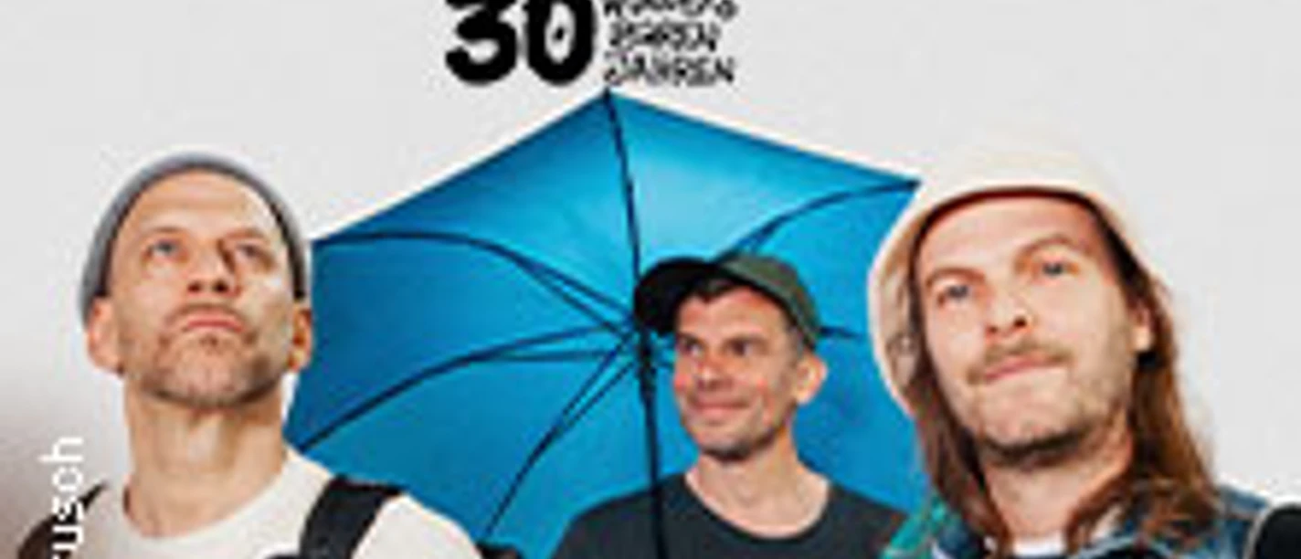 Drei Bandmitglieder von Sportfreunde Stiller vor einem neutralen Hintergrund.