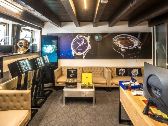 Schaumburg Watch Wartebereich