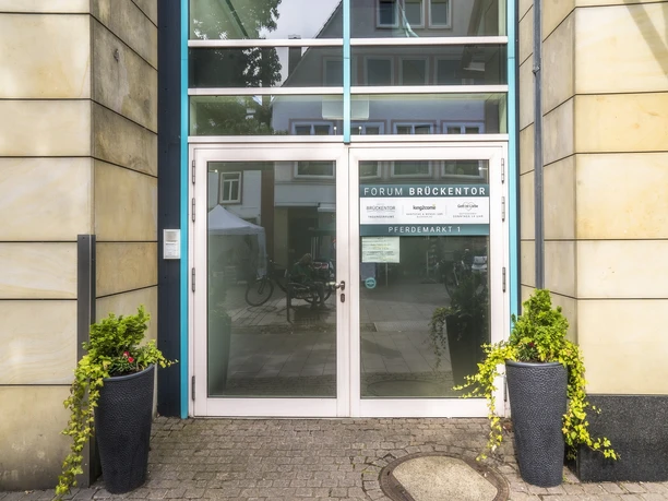 Café Forum Brückentor Außenansicht Café Forum Brückentor Außenansicht