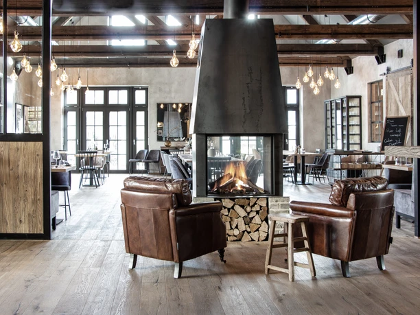 Brb_RiverLoft_OUTER_ROADS_Restaurant.jpg.jpg