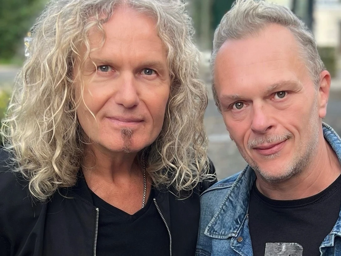 Pop-Konzert mit Andreas Schleicher und Jörg Hamers auf Juist.jpg Pop-Konzert mit Andreas Schleicher und Jörg Hamers auf Juist