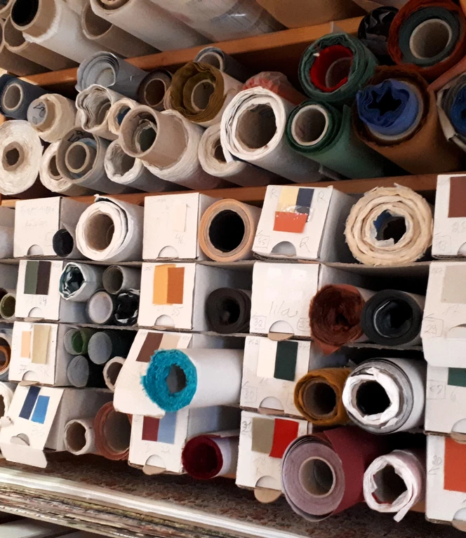 Materiallager in der Buchbinderei (Papier, Leder, Karton).jpg