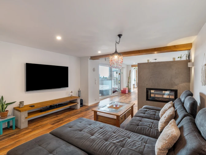 Photo, INSIDE, OUTSIDE