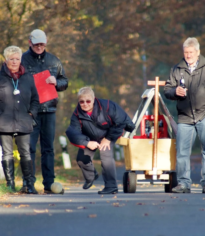 Boßeln im Emsland 03 ©Ute Müller (nordmedia).JPG