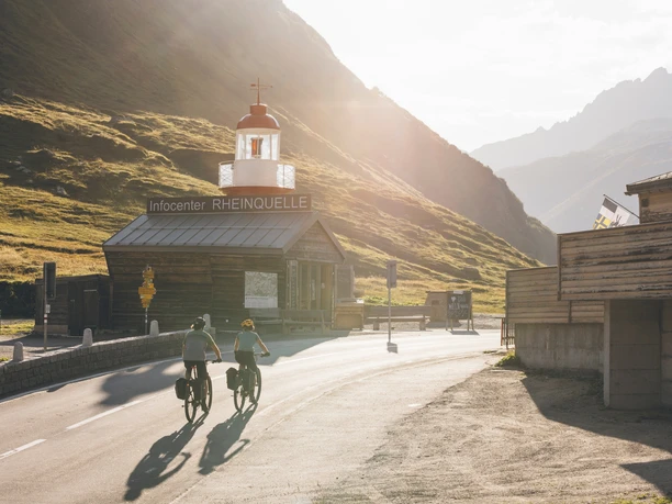 Oberalppass mit Leuchtturm