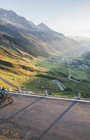 Furkapass Urnerseite Blick Richtung Urserntal