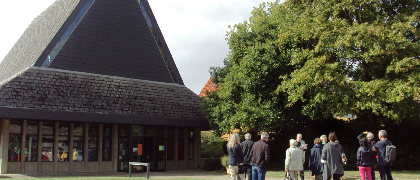 Gebhardshagen_Kirche Heilig Kreuz.JPG
