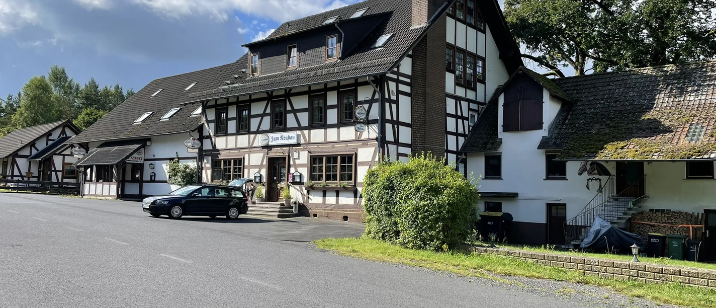 Zum Neubau