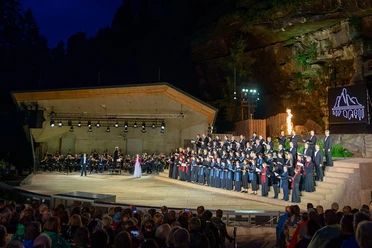 Carmina_Burana___Filmmusik_von_»Fluch_der_Karibik«_0_Landesbuehnen-Sachsen_900x600.jpg
