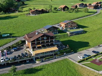 hotel-restaurant-panorama-aeschlen-luftbild.jpg