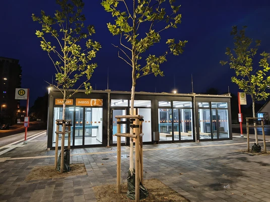 ZOB Lauenburg©Christiane Manuel.jpg Zentrale Omnibusstation Lauenburg/ElbeCentral bus station Lauenburg/Elbe