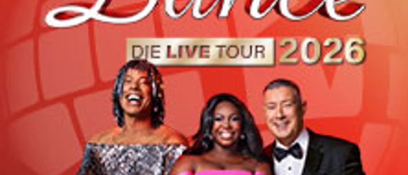 Drei Tänzer:innen in eleganten Outfits vor einem roten Hintergrund mit "Let's Dance 2026" Schriftzug.