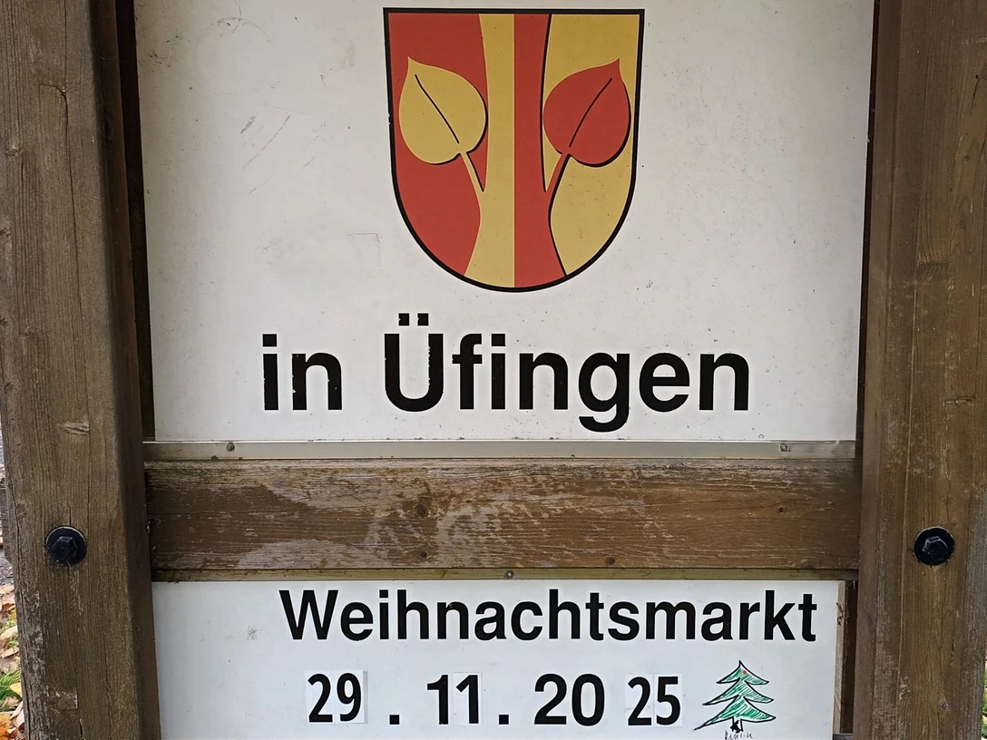 Ortsschild mit Weihnachtsmarkthinweis (3)_HD.jpg