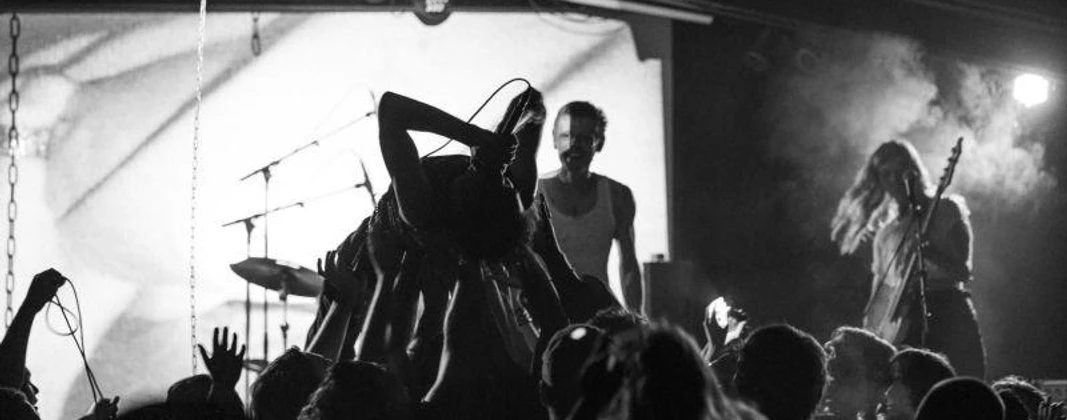 176226481561.jpg Plattenbau_NeueZukunft_StephenGolden