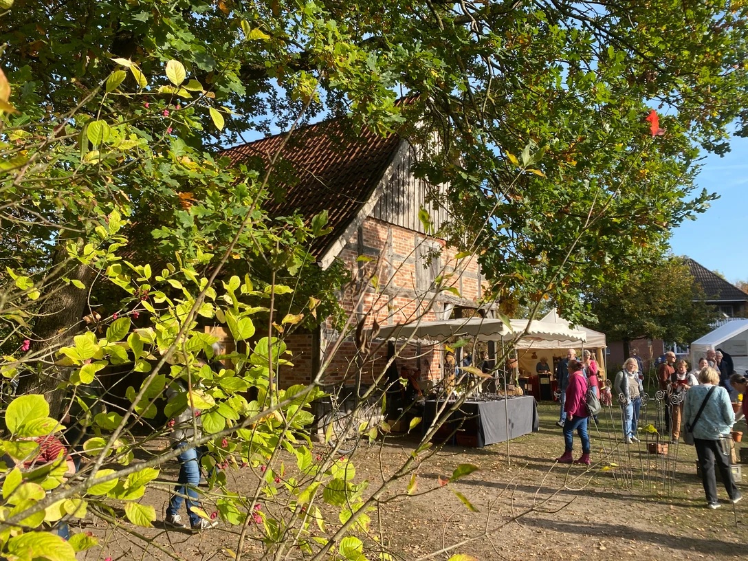 Kunsthandwerkermarkt beim Ahauser Herbst Kunsthandwerkermarkt beim Ahauser Herbst
