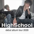 Zwei junge Männer auf einem Sofa, mit dem Text "HighSchool debut album tour 2026".