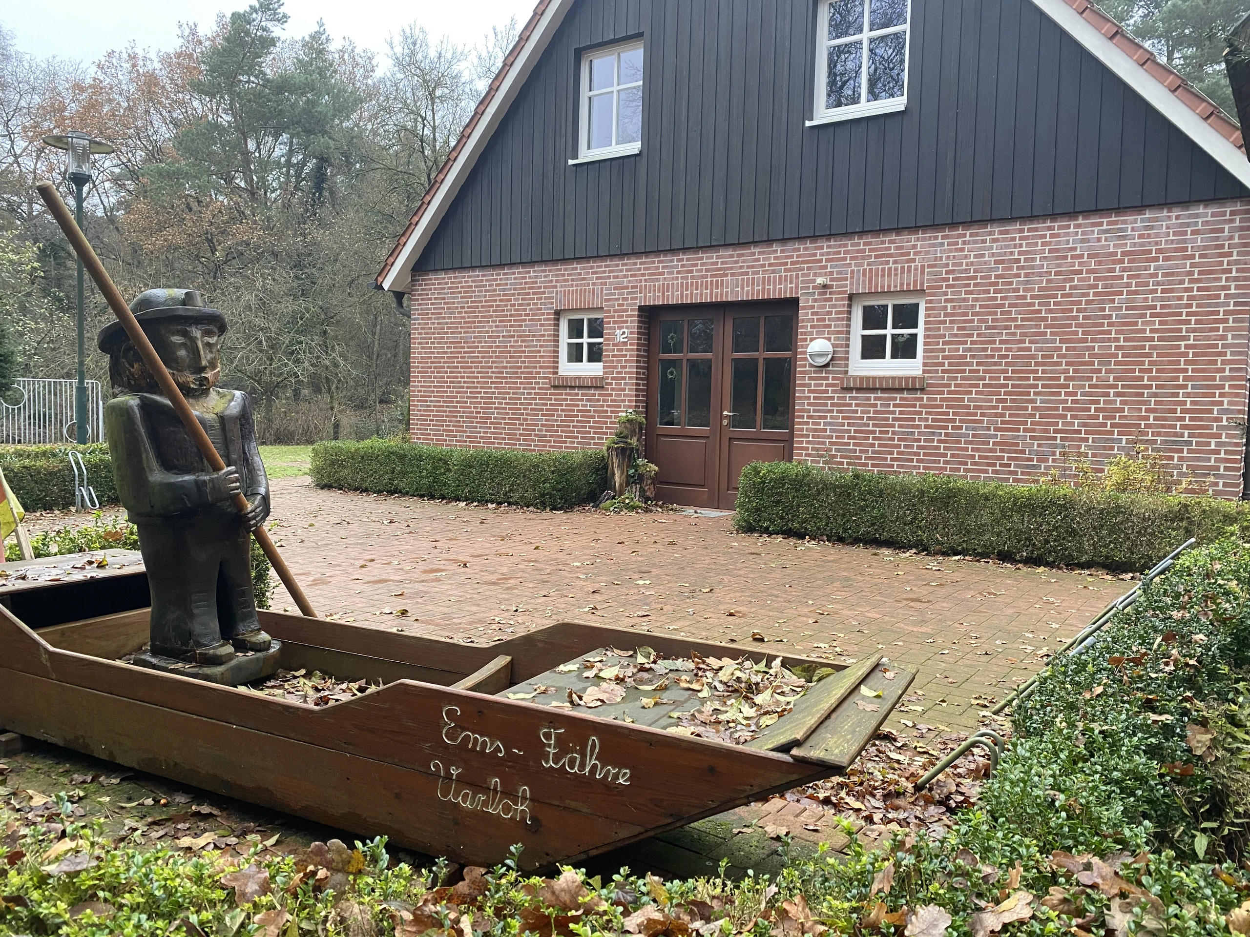 Die Emsfähre an der Dorfscheune Varloh.jpeg