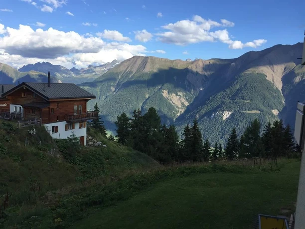 Balkonblick_ins_Tal