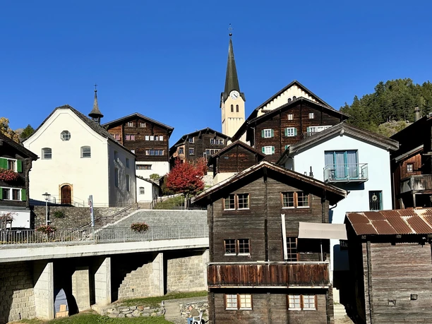 hüüsi Fiesch : im Sommer
