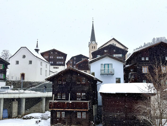 hüüsi Fiesch : Wintereinbruch