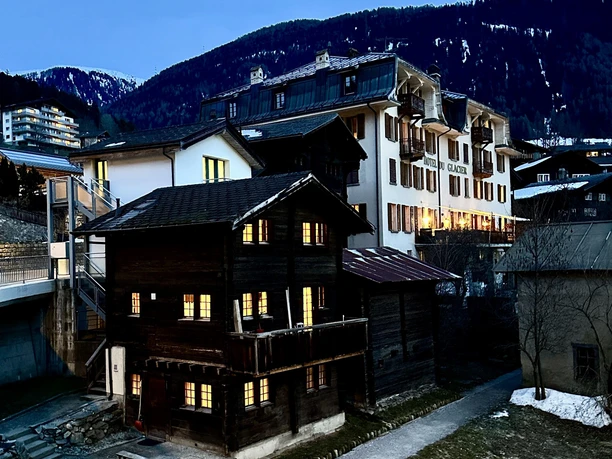 hüüsi Fiesch : Dämmerung