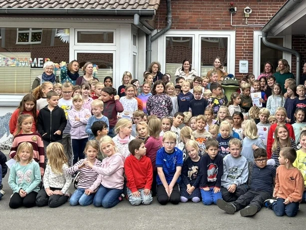 Die Schüler der Ludgerischule begrüßen MOORex.JPG