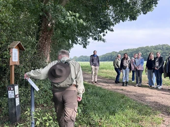 Infotafeln oder Stationen laden zum Mitmachen ein..JPEG