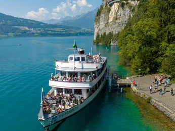 bls-schifffahrt-thunersee-schiff-station-sundlauenen-beatus-hoehlen.jpg