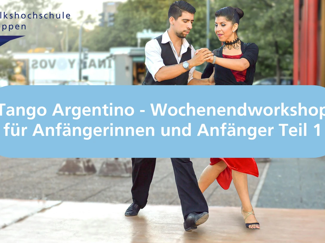 Tango Argentino - Wochenendworkshop für Anfängerinnen und Anfänger Teil I Ein Paar tanzt konzentriert Tango Argentino im Freien vor der Volkshochschule Meppen.