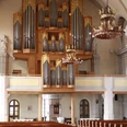 Bild Orgel St. Martinus.JPG Prachtvolle Kirchenorgel mit goldverziertem Prospekt über den Holzbänken der St.-Martinus-Kirche.