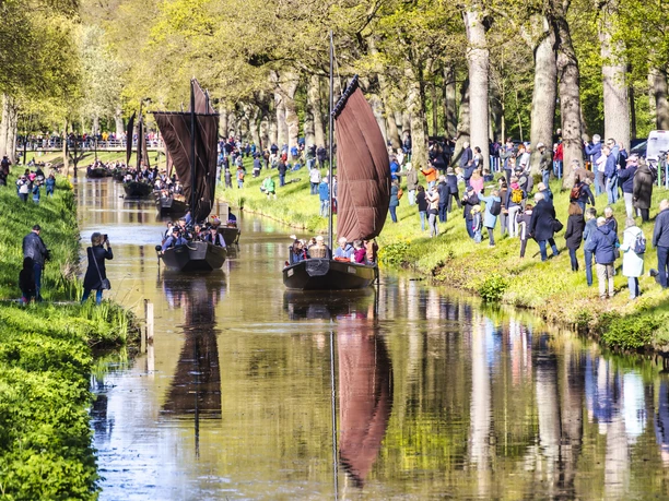 Torfkahneinfahrt im Findorffer Hafenkanal