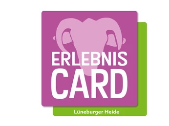 erlebniscard-lueneburger-heide.jpg Logo der ErlebnisCard Lüneburger Heide mit Heidschnuckenmotiv in Rosa und grünem Hintergrund.