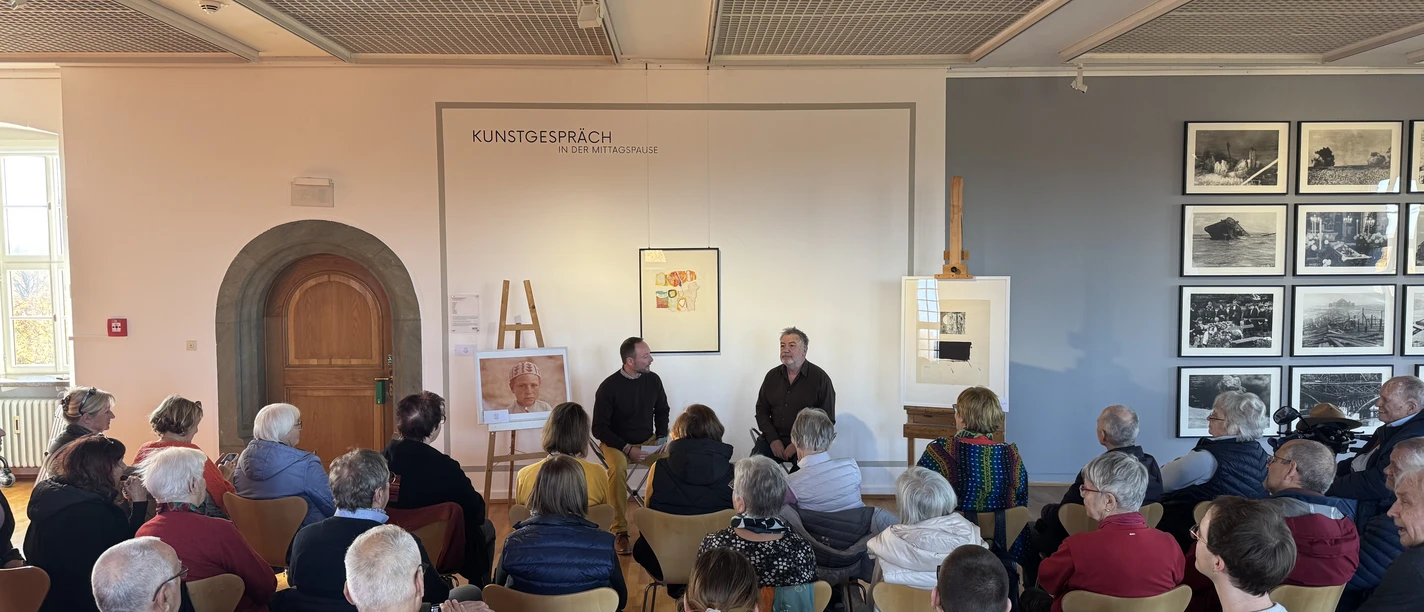 Kunstgespräch.jpeg Diskussionsrunde beim Kunstgespräch im Schloss