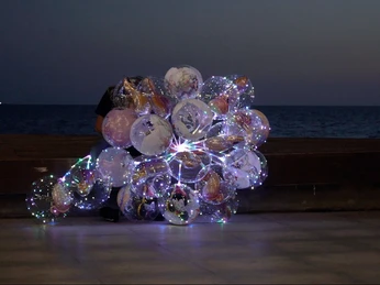 Videostill Balloons, Susanne Hofer, Galerie Stans