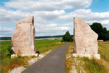 klein_3_Das Tor_2000.jpg