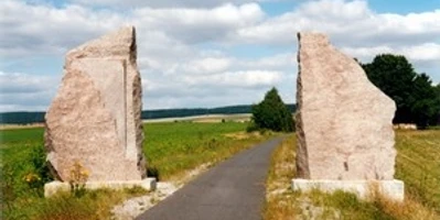 klein_3_Das Tor_2000.jpg