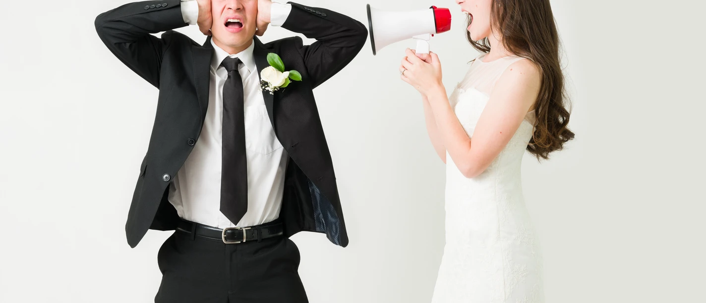 paartherapie Ehepaar Megaphon_C_antonio diaz couple therapy couple Megaphone_C_antonio diaz