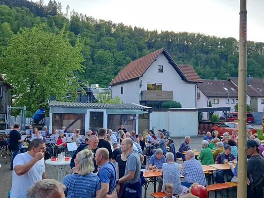 Maihock in Hilpertsau