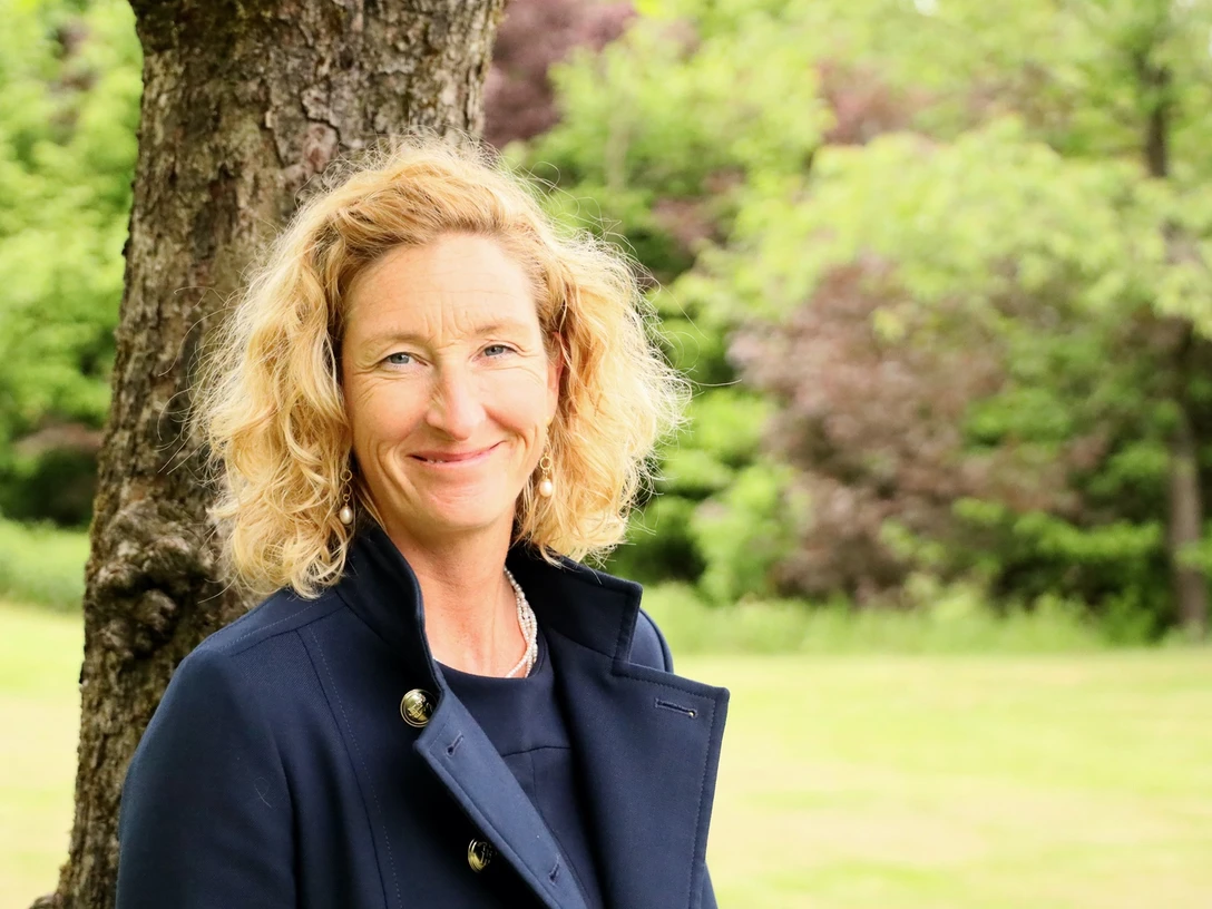 Sonja Fischer_Mantel_Mittel_Foto_Max Ciolek.JPG