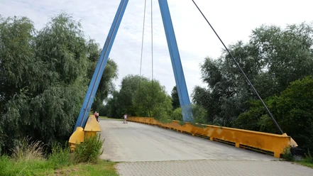 Pylonenbrücke zur Insel im Salzgittersee