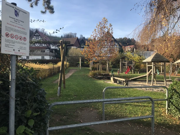 Spielplatz beim Freibad-Herbst