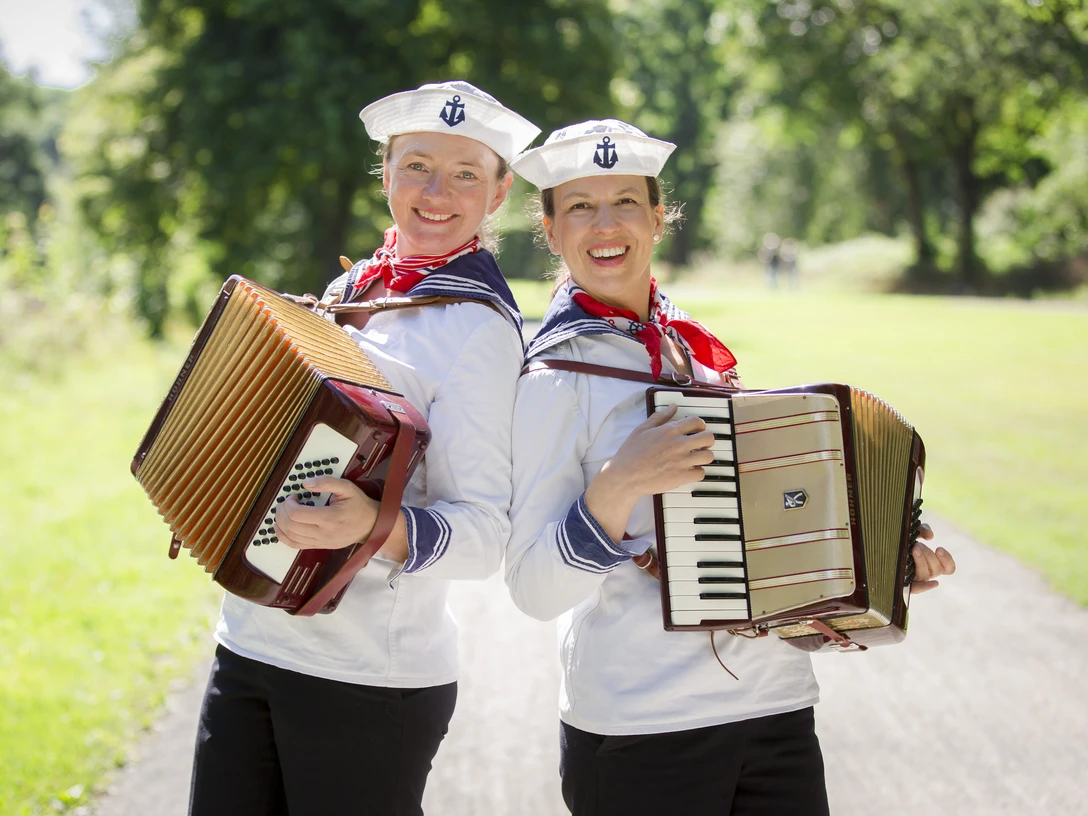 Shanty-Konzert auf Juist: Seemannsbräute - "Lieder aus der Geschichte der Seefahrt".JPG Shanty-Konzert auf Juist: Seemannsbräute - "Lieder aus der Geschichte der Seefahrt"