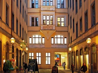 Auf der Führung berichten wir auch über den restau