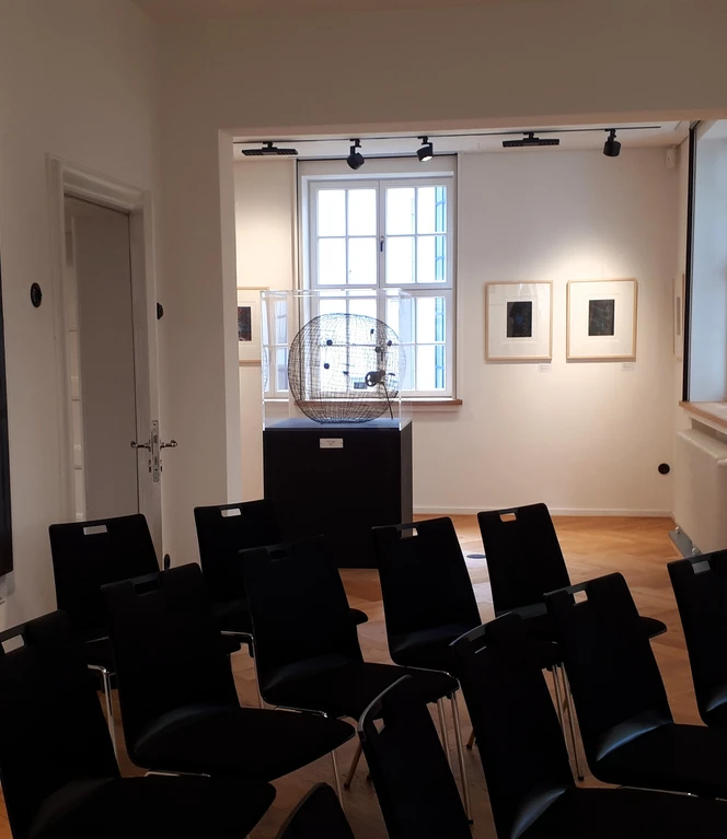 Kunst- und Kulturvilla Lingen – Ausstellungsraum und Trauzimmer im Erdgeschoss .jpg