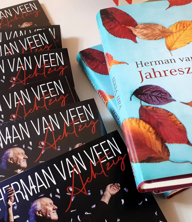 CD und Buch Hermann van Veen - Ausstellung Live in Lingen .jpg