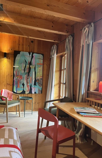 Licht, Holz und Farbe