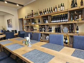 Herzlich willkommen in unserem gemütlichen Gastraum!