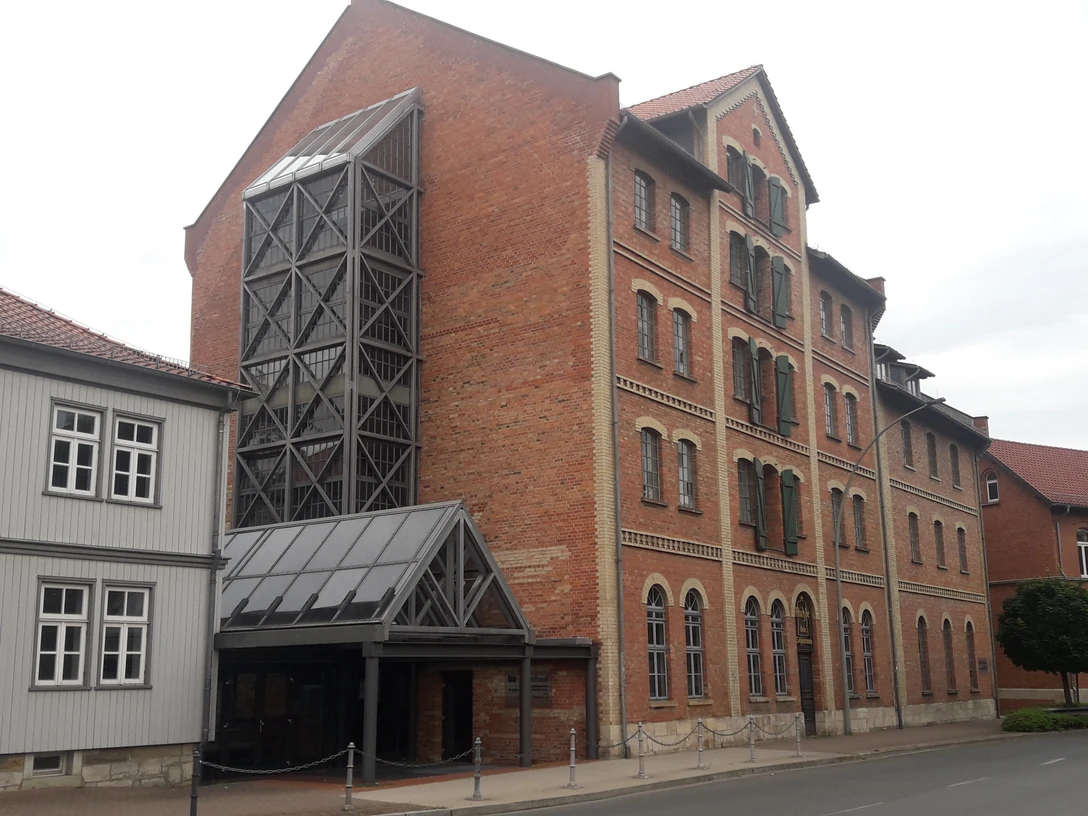 Getreidemühle Schünemann und Ölmühle.jpg